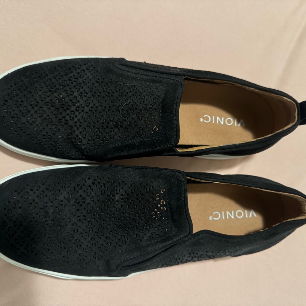 Vionic sueded slip on with perfs! Size 10